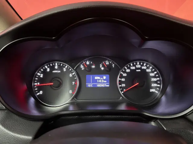 Kia Carens 2.0 GDi First Edition 2013 Benzine 29