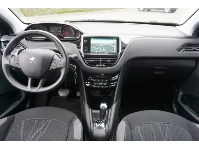 Peugeot 208 1.2 e-VTi Envy 2014 Benzine 8