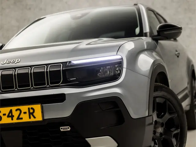 Jeep Avenger 1.2 Altitude Sport 2023 Benzine 12