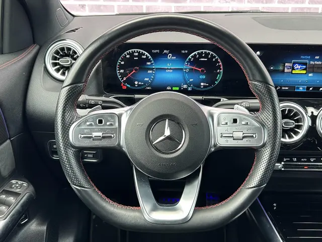 Mercedes-Benz GLA 250 e AMG Line 2022 Hybride Benzine 2