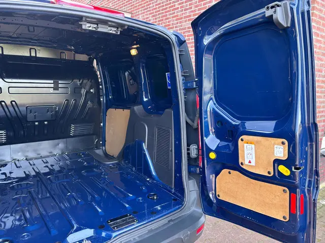 Ford Transit Connect 1.0 Ecoboost L1 2017 Benzine 13