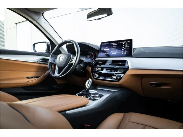 BMW 5 Serie Touring 530e 2021 Hybride Benzine 39