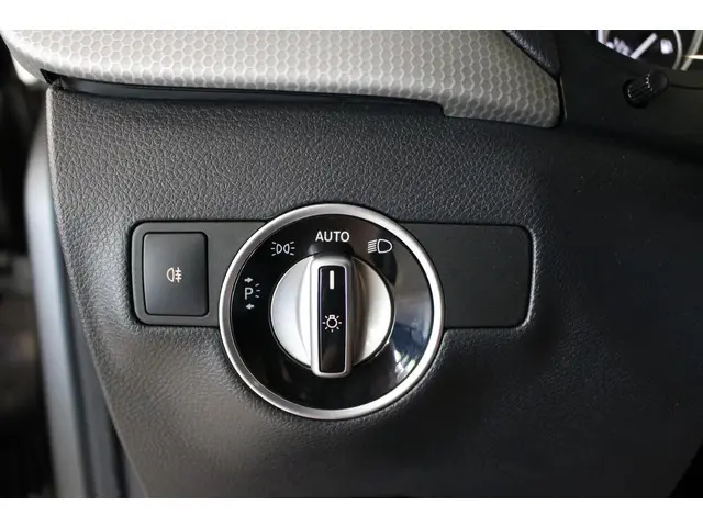 Mercedes-Benz B-Klasse 220 4Matic Ambition 2015 Benzine 18