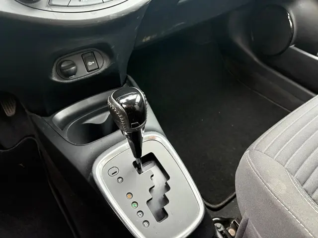 Toyota Yaris 1.5 Hybrid Design 2018 Hybride Benzine 9