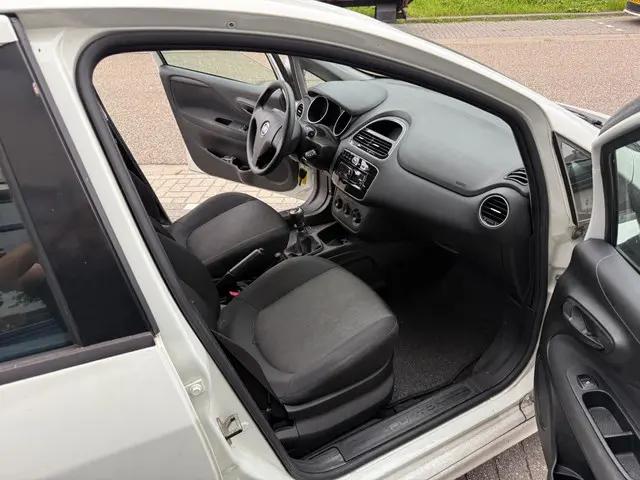 Fiat Punto Evo 0.9 TwinAir Young ((( 105.000 km ))) 2014 Benzine 9