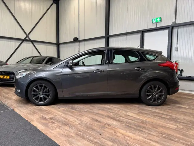 Ford Focus 1.0 Titanium Edition 2016 Benzine 2