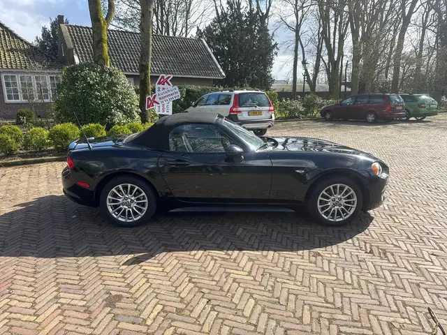Fiat 124 Spider 1.4 MultiAir Turbo Lusso 2017 Benzine 9