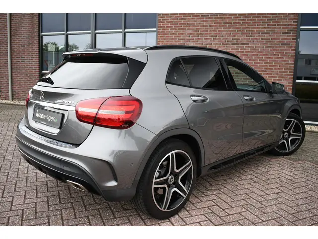 Mercedes-Benz GLA 180 AMG Night 2019 Benzine 69