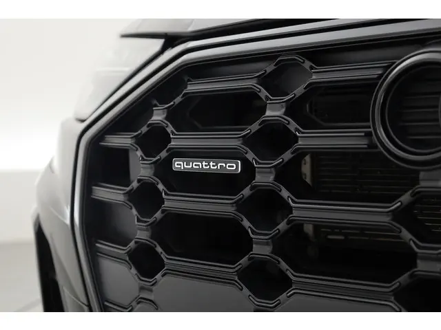 Audi Q5 55 TFSI e S Edition 2021 Hybride Benzine 42