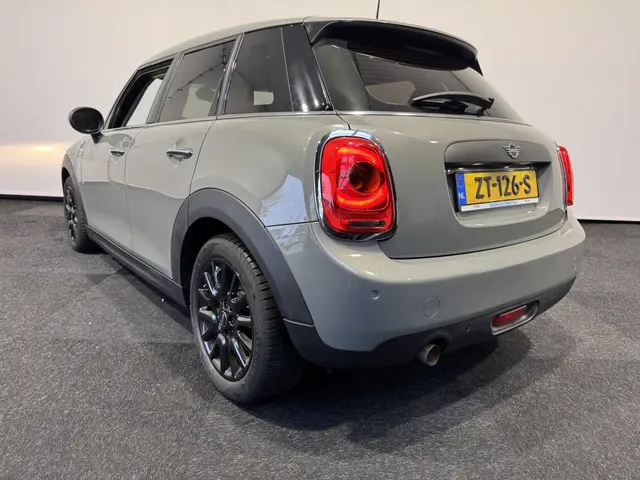 MINI One ONE 100 pk euro 6 5 deurs 2019 Benzine 8