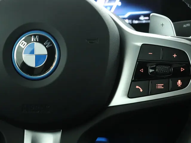 BMW 3 Serie 330e 2024 Hybride Benzine 17
