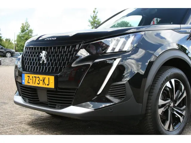 Peugeot 2008 1.2 PureTech GT 2023 Benzine 19