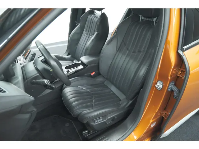 Peugeot 2008 PureTech 130 GT Pack 2022 Benzine 26