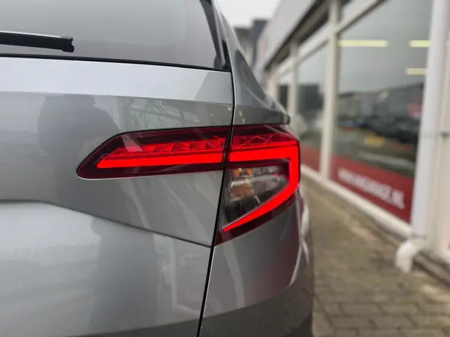 Škoda Karoq 1.0 TSI Business Edition 2022 Benzine 46