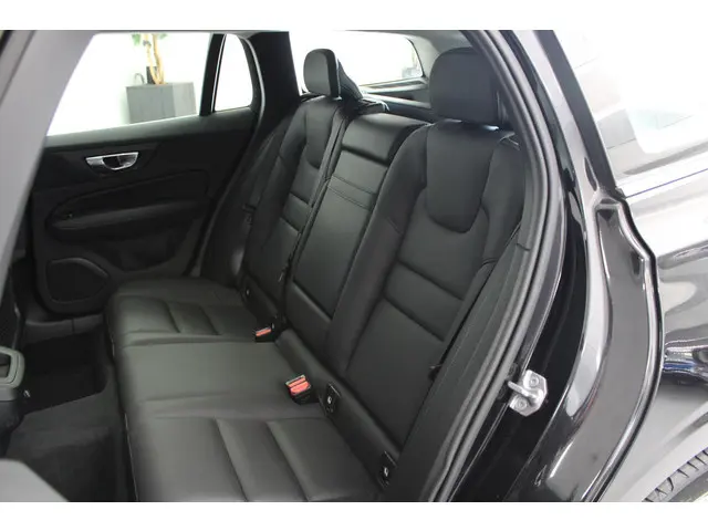 Volvo V60 2.0 D4 Momentum 2019 Diesel 12