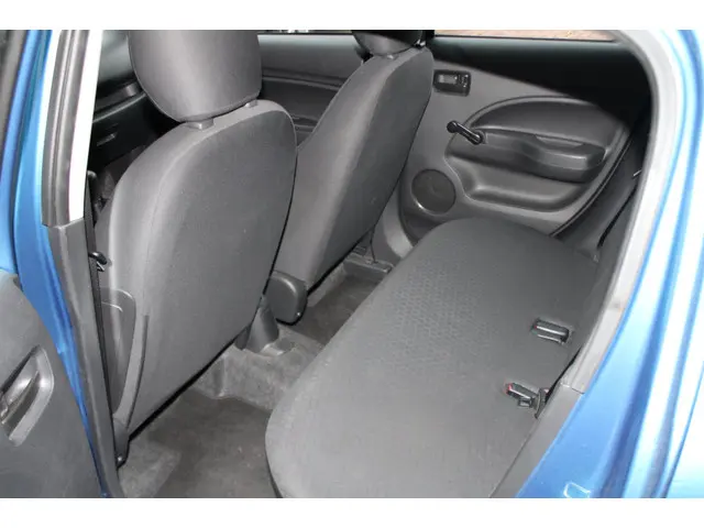 Mitsubishi Space Star 1.0 Entry 2015 Benzine 9