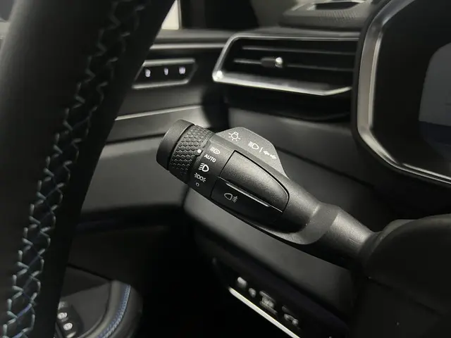 Lynk & Co 01 1.5 2023 Hybride Benzine 25