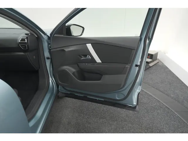 Citroën C4 Puretech 130 Plus 2024 Benzine 70