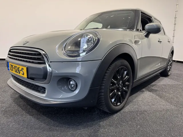 MINI One ONE 100 pk euro 6 5 deurs 2019 Benzine 2