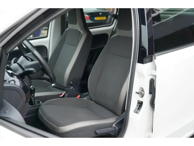 Volkswagen up! 1.0 high up! BlueMotion NAVI 2013 Benzine 14