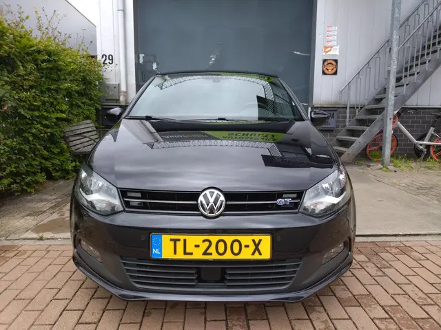 Volkswagen Polo 2