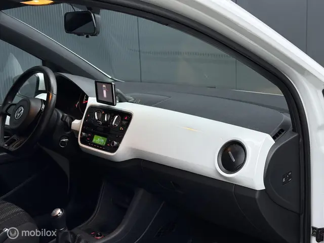 Volkswagen up! 1.0 high up! BlueMotion 2015 Benzine 3