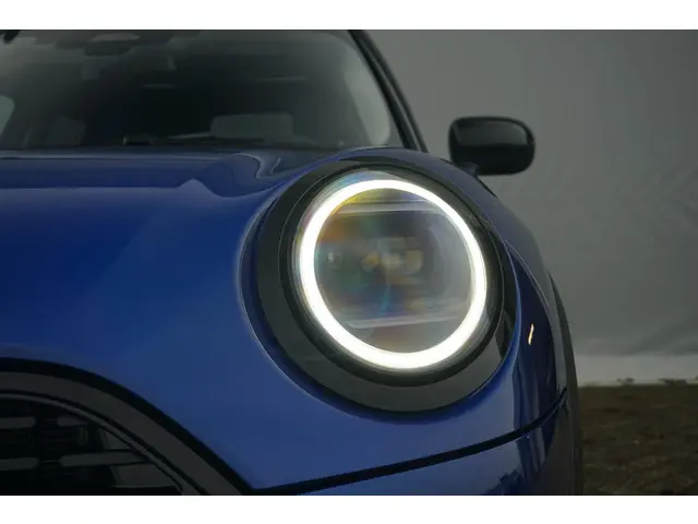 MINI 5-Deurs Cooper C 2025 Benzine 6