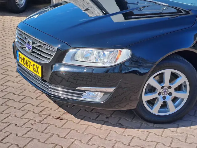 Volvo V70 2.0 T4 Classic Edition 2015 Benzine 31