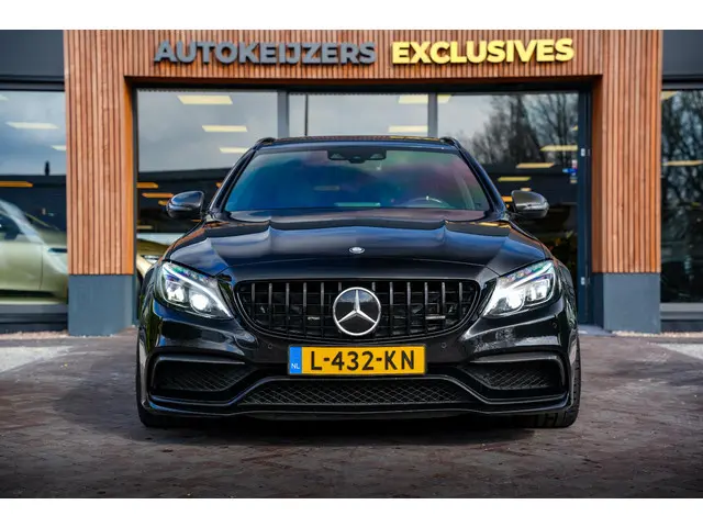 Mercedes-Benz C-Klasse Estate AMG 63 S 2015 Benzine 3