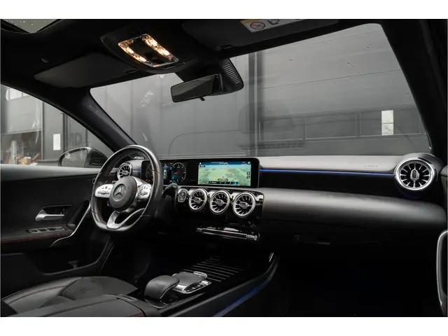 Mercedes-Benz A-Klasse 180 D AMG Pakket | 2018 Diesel 6