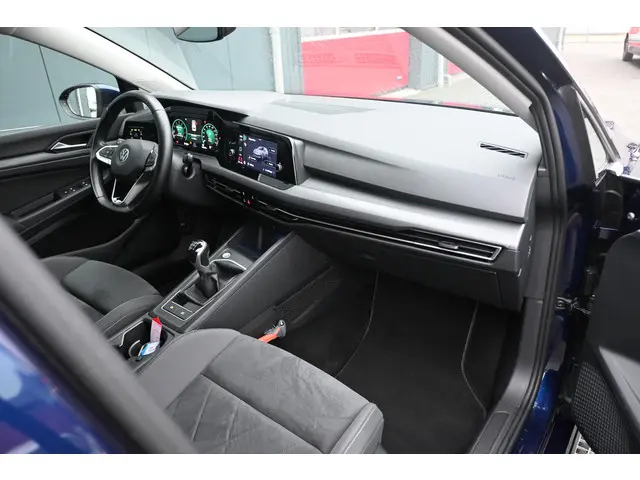 Volkswagen Golf 1.5 TSI Style 2021 Benzine 12