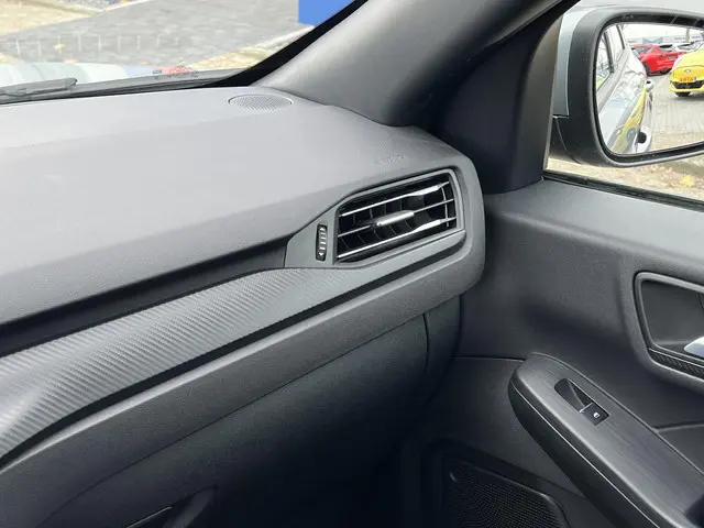 Ford Kuga 2.5 FHEV ST-Line 2025 Hybride Benzine 27