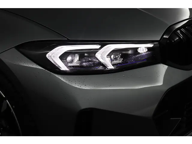 BMW 3 Serie Touring 330e 2025 Hybride Benzine 77