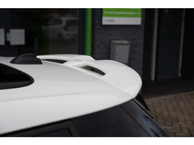 MINI Cooper S 2.0 Resolute Edition 2023 Benzine 48