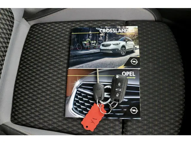 Opel Crossland X 1.2 Turbo Edition zwart 2019 Benzine 30