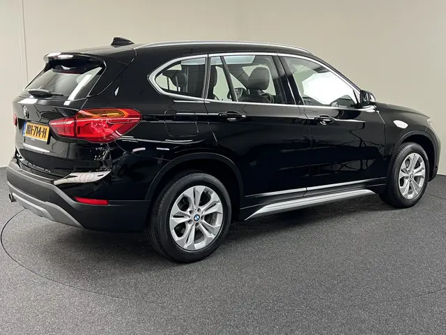 BMW X1 sDrive18i Centennial High Executive 2017 Benzine 5