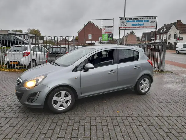 Opel Corsa 1.4-16V BlitZ 2014 Benzine 15