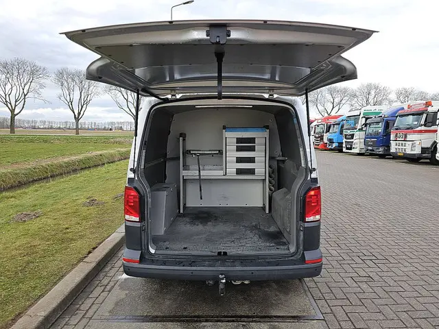 Volkswagen Transporter 2.0 TDI 2020 Diesel 14