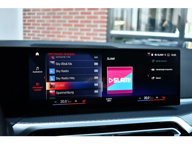 BMW 3 Serie Touring 330e M-Sport 2022 Hybride Benzine 41