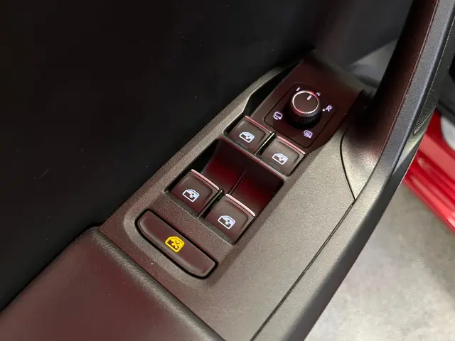 SEAT Leon 1.5 eTSI FR Business Intense 2021 Benzine 35