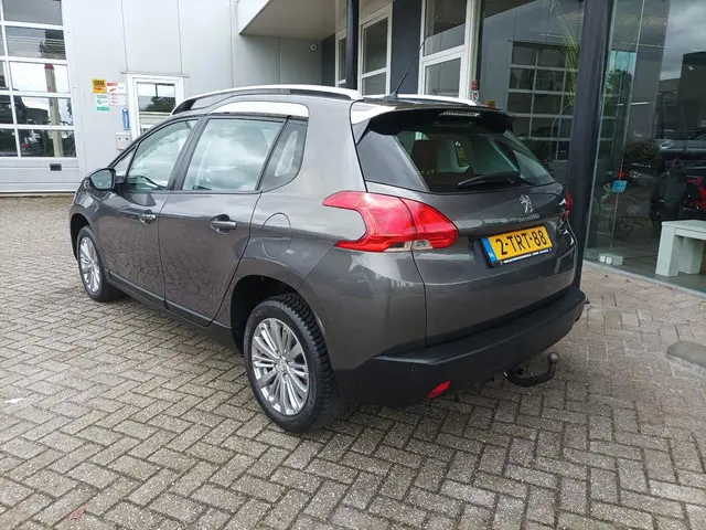 Peugeot 2008 1.2 VTi Blue Lease 2014 Benzine 3