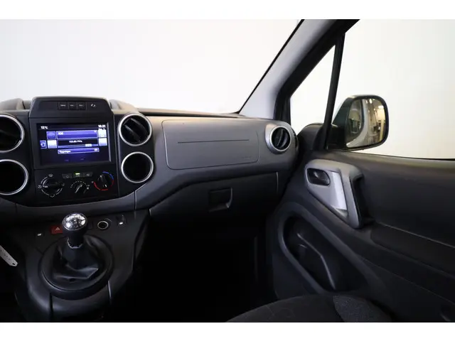 Peugeot Partner Tepee PT 110 Active 2018 Benzine 32