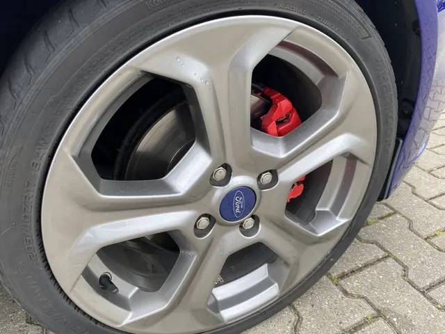 Ford Fiesta 1.6 ST2 182PK 2014 Benzine 6