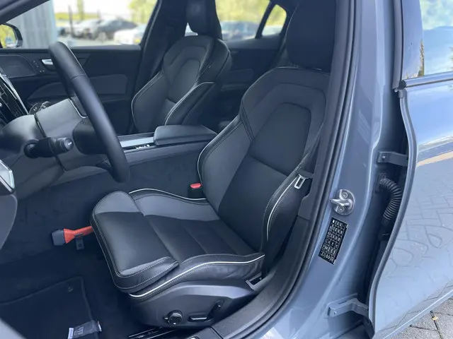 Volvo S60 2.0 B4 Plus Dark 2023 Benzine 7