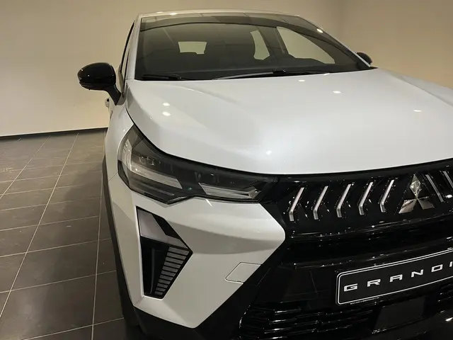 Mitsubishi Grandis 1.8 HEV Intense 2026 Hybride Benzine 6