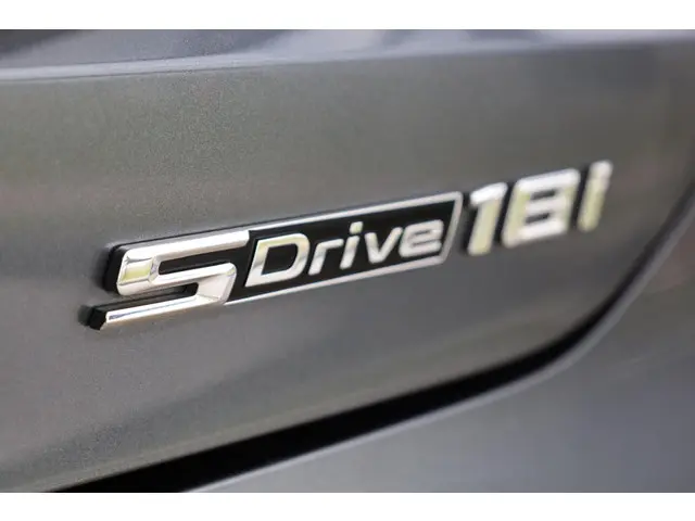 BMW X2 sDrive18i 2021 Benzine 28