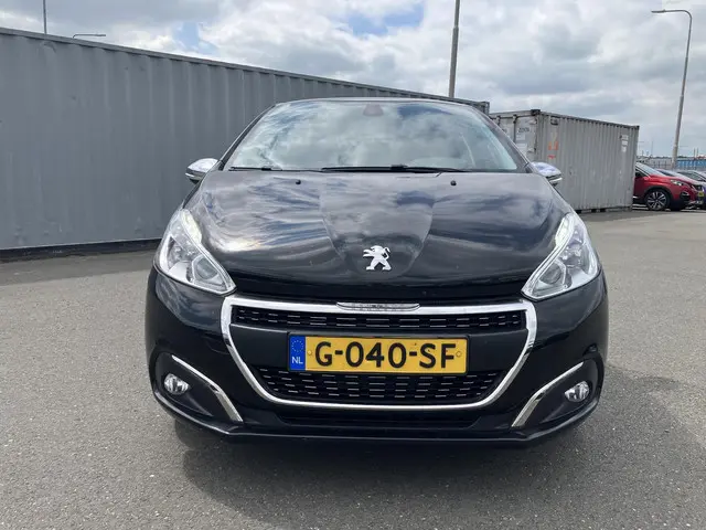 Peugeot 208 1.2 PT ALLURE 2019 Benzine 9