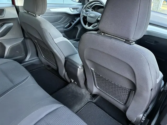 Ford Focus Wagon HELAAS VERKOCHT!!! 2019 Benzine 34