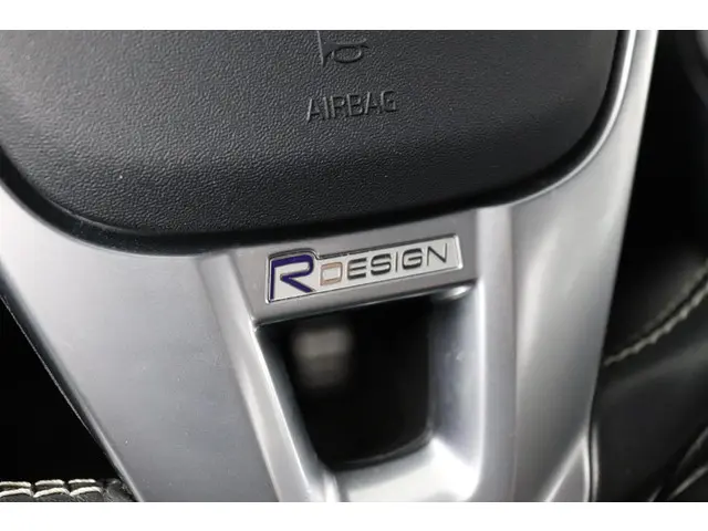 Volvo V40 1.5 T3 R-Design 2019 Benzine 43