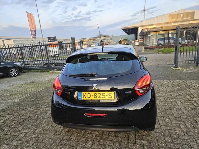 Peugeot 208 1.2 PureTech Active 2016 Benzine 6